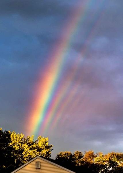 Фотограф запечатлел фантастически редкую пятерную радугу