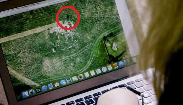 Женщина нашла огромный призрак на снимке заброшенного аэродрома
