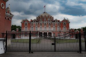 Петровский Путевой дворец Дворец был построен в 1776-1780-х годах великим зодчим Матвеем Казаковым на…