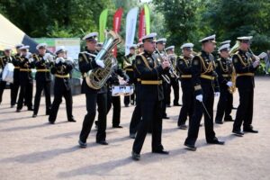 Фестиваль «Военные оркестры в парках» Проект «Военные оркестры в парках» предваряет главные выступления лучших…