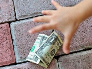Найти деньги во сне: к чему это снится. Сны часто являются отражением реальности и…