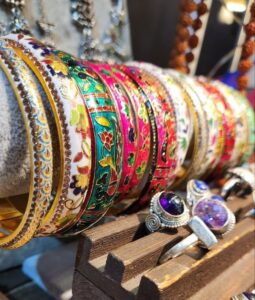 Индийская ярмарка «Delhi базар» На ярмарке гости найдут необычные вещицы или традиционные товары, которые…