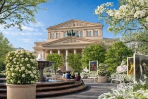 Сад театральных традиций на Театральной площади Многоуровневый террасный сад под кронами семиметровых лип, древовидной…