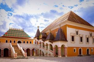 До 2 октября в будние дни (кроме понедельника) вход на территорию кинопарка «Москино» свободный…